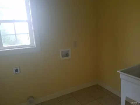 110 Wiggins Rd, Winfall, NC 27985 photo 4