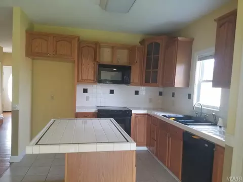 110 Wiggins Rd, Winfall, NC 27985 photo 6
