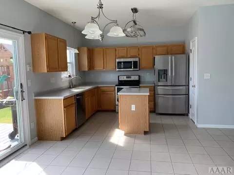 136 Eagleton Cir, Moyock, NC 27958 photo 4