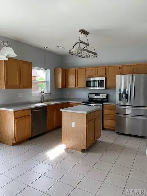 136 Eagleton Cir, Moyock, NC 27958 photo 6