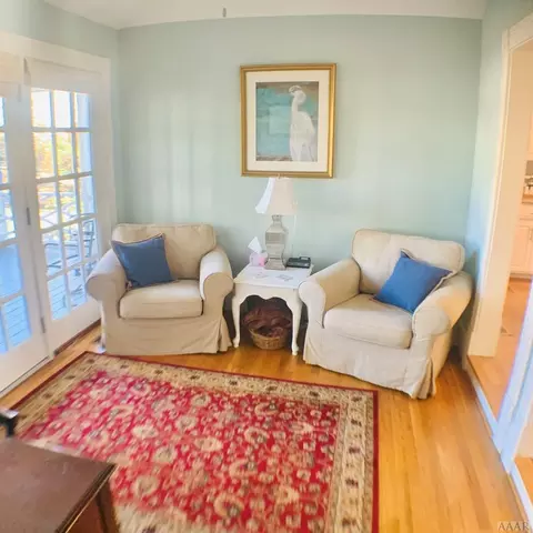 219 E King St, Edenton, NC 27932 photo 5