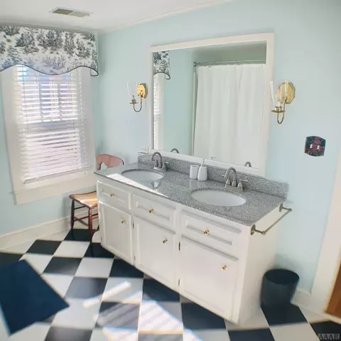 219 E King St, Edenton, NC 27932 photo 13
