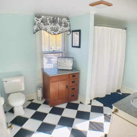 219 E King St, Edenton, NC 27932 photo 12