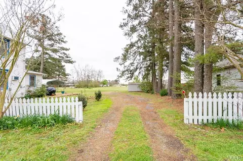 302 Main St, Winfall, NC 27985 photo 4