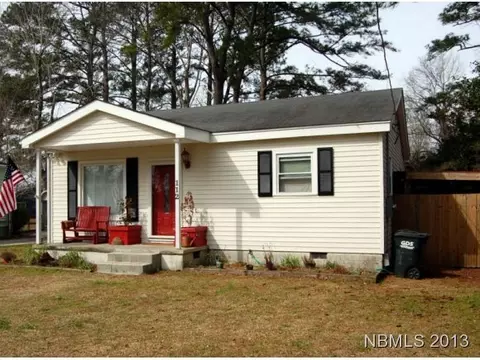 112 First Ave, New Bern, NC 28560 photo 1
