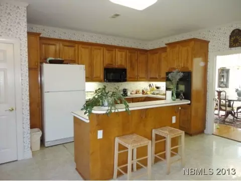 1003 Devonshire Dr, New Bern, NC 28562 photo 6