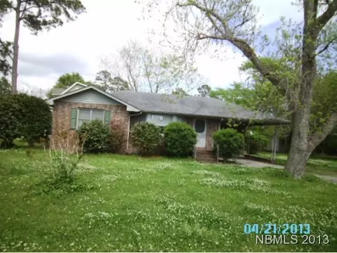204 High St, Oriental, NC 28571 photo 1