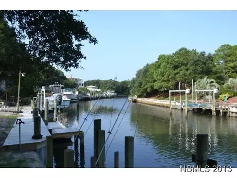 105 Cedar Rd, Pine Knoll Shores, NC 28512 photo 2