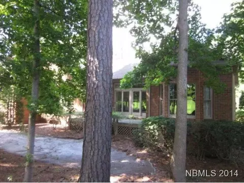 1101 Devonshire Dr, New Bern, NC 28562 photo 2
