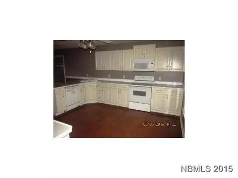 2403 Oakview Dr, New Bern, NC 28562 photo 3