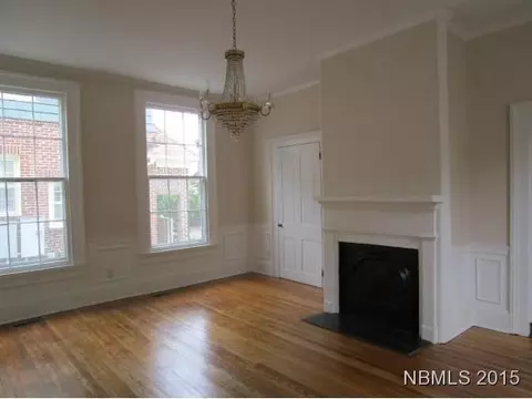 413 E Front St, New Bern, NC 28560 photo 5