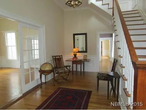 413 E Front St, New Bern, NC 28560 photo 2