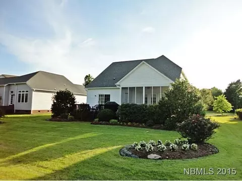 208 Arbon Ct, New Bern, NC 28562 photo 2