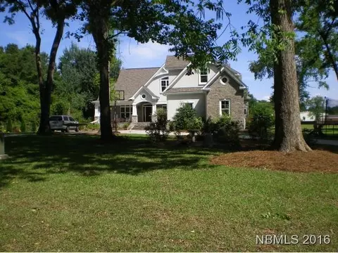 103 Bridge Pointe Dr, New Bern, NC 28562 photo 6