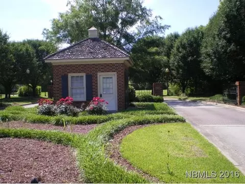 103 Bridge Pointe Dr, New Bern, NC 28562 photo 5
