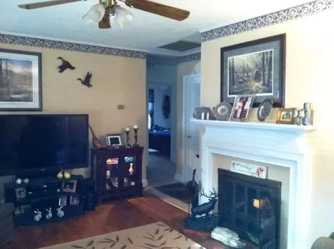 1109 Cherry St, Tarboro, NC 27886 photo 2