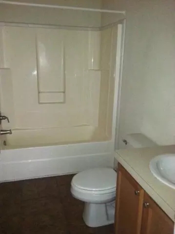 902 E Wilson St, Tarboro, NC 27886 photo 3