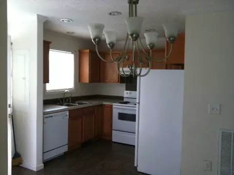 902 E Wilson St, Tarboro, NC 27886 photo 6