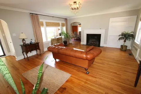304 E Battle Ave, Tarboro, NC 27886 photo 2