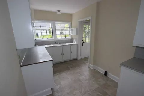 205 E Johnston St, Tarboro, NC 27886 photo 4