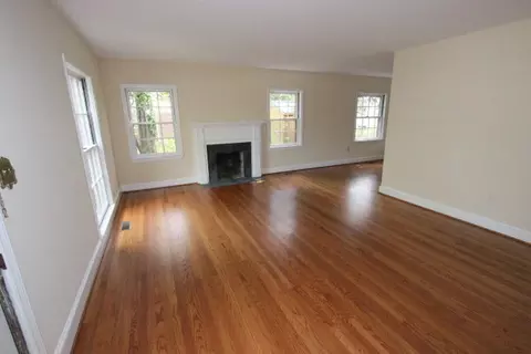 205 E Johnston St, Tarboro, NC 27886 photo 2