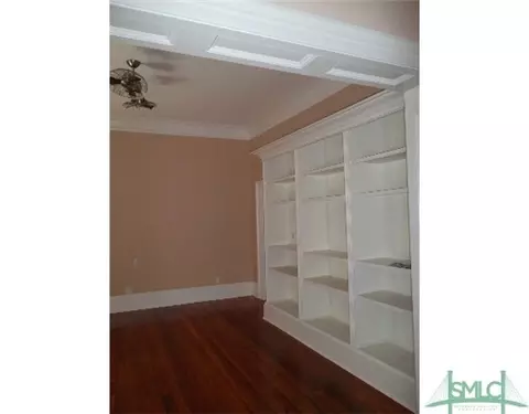 202 E 38th St, Savannah, GA 31401 photo 3