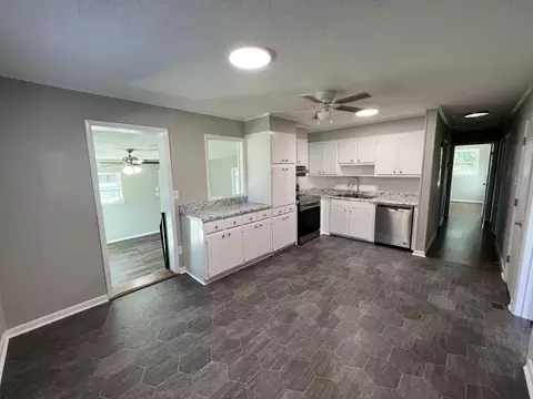 535 Guill St, Thomson, GA 30824 photo 5