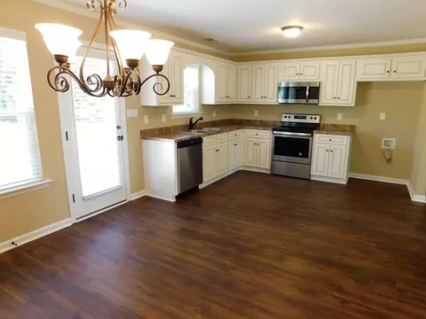 698 Pineview Dr, Thomson, GA 30824 photo 6