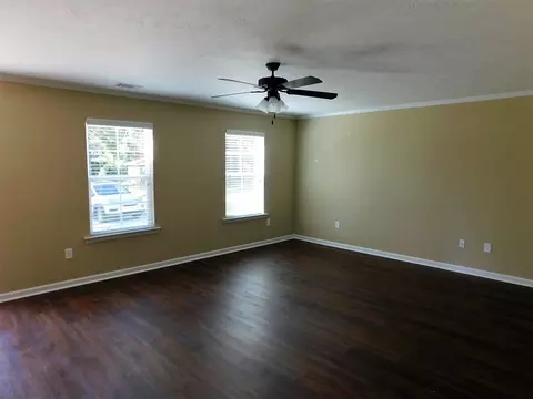 698 Pineview Dr, Thomson, GA 30824 photo 3