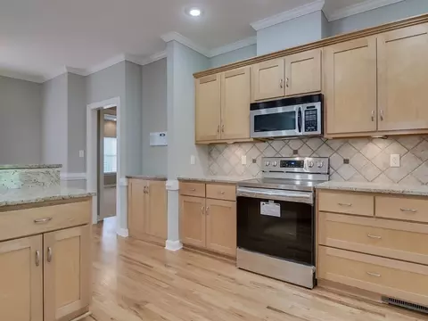 662 Surrey Ln, Martinez, GA 30907 photo 9