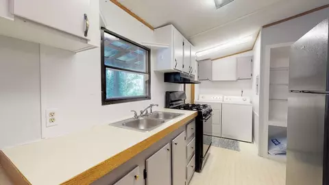 5585 Abbott Dr, Thomson, GA 30824 photo 6