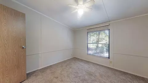 5585 Abbott Dr, Thomson, GA 30824 photo 9