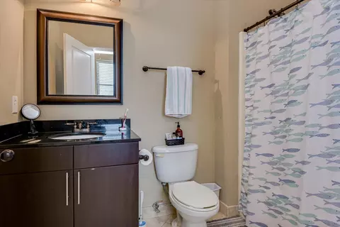 Bath - 936 Broad St #416, Augusta, GA 30901 photo 2 of 3