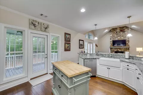 Kitchen - 107 Stonebridge Loop, Mccormick, SC 29835 photo 4 of 5