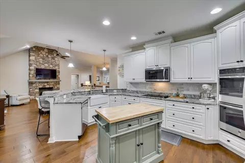 Kitchen - 107 Stonebridge Loop, Mccormick, SC 29835 photo 5 of 5