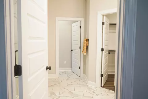 Entry Way - 104 Godfrey Dr, Mccormick, SC 29835 photo 5 of 8