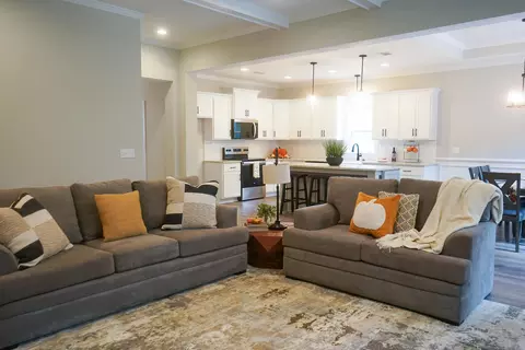Living - 104 Godfrey Dr, Mccormick, SC 29835 photo 2 of 3