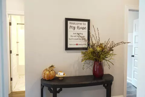 Entry Way - 104 Godfrey Dr, Mccormick, SC 29835 photo 3 of 8