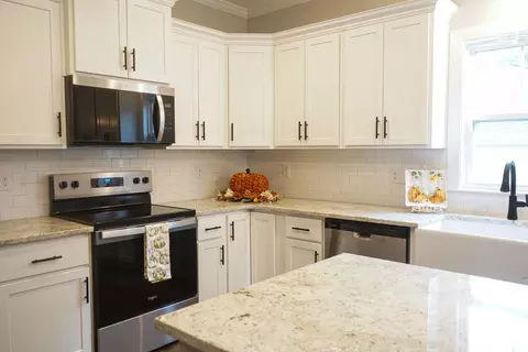 Kitchen - 104 Godfrey Dr, Mccormick, SC 29835 photo 3 of 4