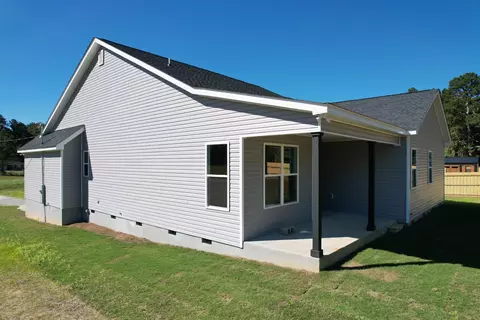 Exterior - 3191 Old Augusta Rd, Dearing, GA 30808 photo 3 of 5