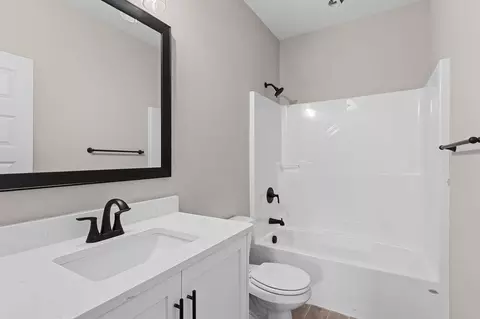 Bath - 3191 Old Augusta Rd, Dearing, GA 30808 photo 1 of 4