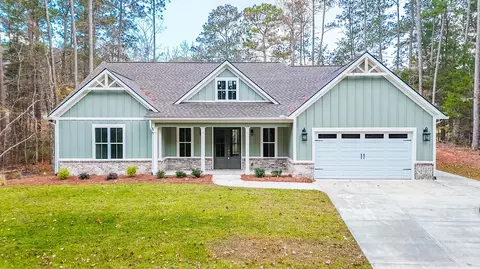 216 Brassie Dr, Mccormick, SC 29835