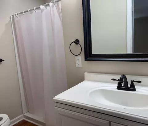 Bath - 410 Johns Rd, Thomson, GA 30824 photo 3 of 6