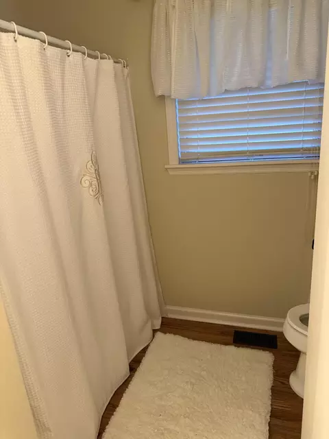 Bath - 410 Johns Rd, Thomson, GA 30824 photo 6 of 6