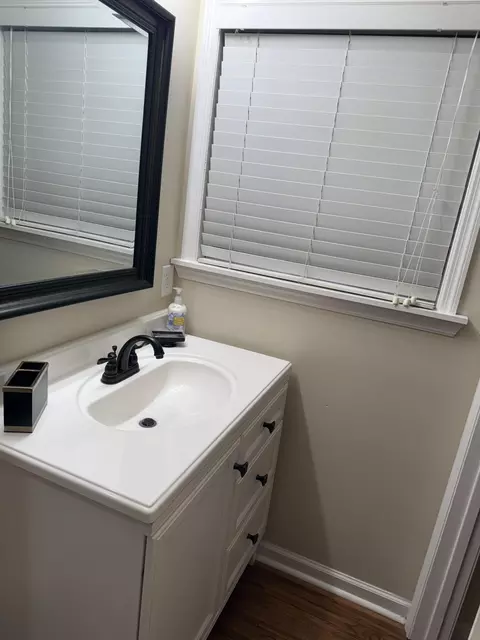 Bath - 410 Johns Rd, Thomson, GA 30824 photo 2 of 6