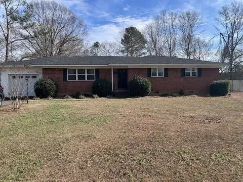 Exterior - 410 Johns Rd, Thomson, GA 30824 photo 2 of 6
