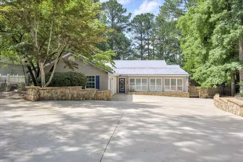 1695 Buckhead Dr, Tignall, GA 30668