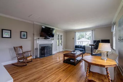 Living - 3011 Fox Spring Rd, Augusta, GA 30909 photo 3 of 3