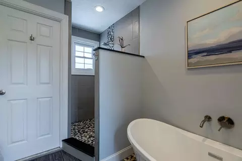 Bath - 3011 Fox Spring Rd, Augusta, GA 30909 photo 4 of 6