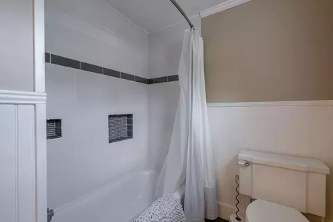 Bath - 3011 Fox Spring Rd, Augusta, GA 30909 photo 6 of 6